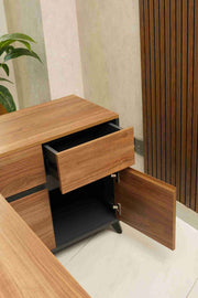 Slyn Manager Desk - Lunar Furniture
