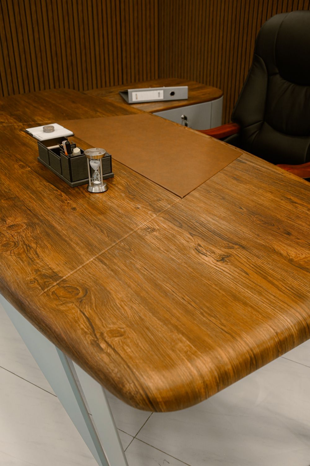 Mastercard Desk Ace Executive Desk | LR - 799 – Lunar Furniture